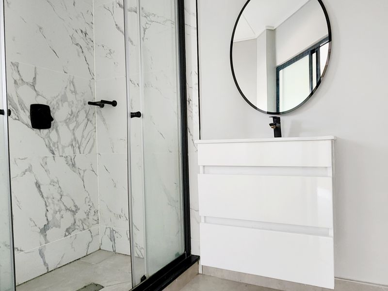 HERE IS YOUR OWN REALLY DIVINE 1 BEDROOM APARTMENT!! - Photo 5