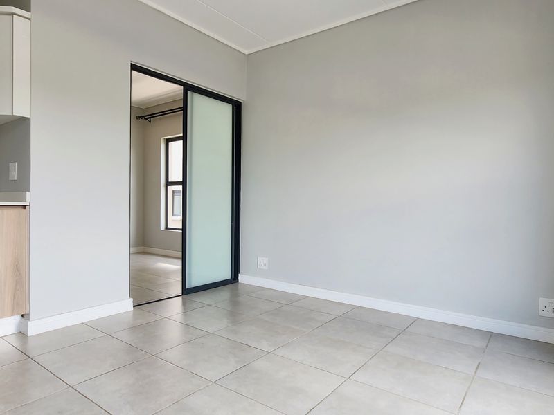 HERE IS YOUR OWN REALLY DIVINE 1 BEDROOM APARTMENT!! - Photo 8