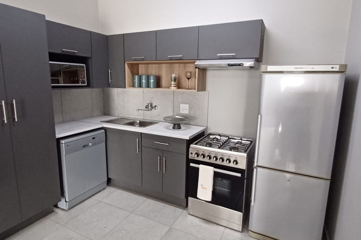 Brand-New, Ultra-Modern 2-Bedroom Unit – Terra Nova - Photo 3