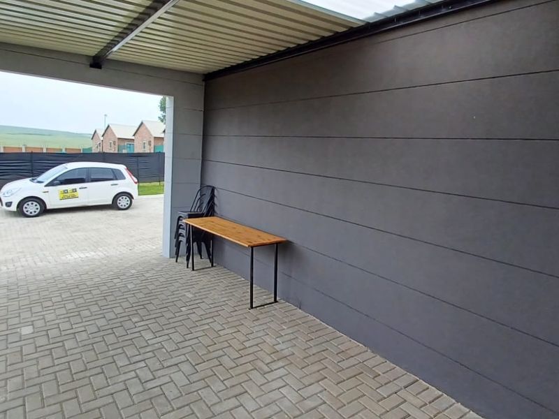 Brand-New, Ultra-Modern 2-Bedroom Unit – Terra Nova - Photo 10