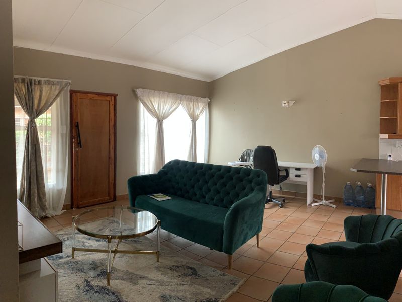Cozy and spacious townhouse in Kanonkop! - Photo 7