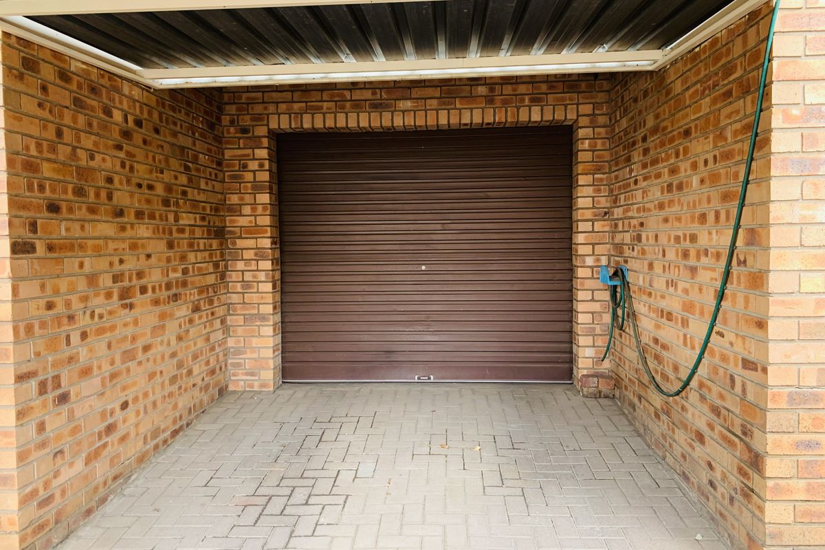 Cozy and spacious townhouse in Kanonkop! - Photo 3