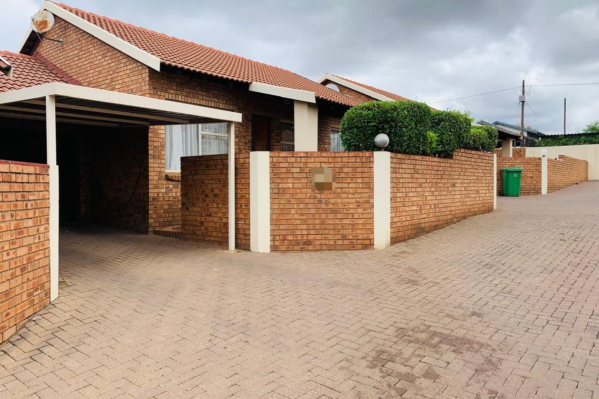 Cozy and spacious townhouse in Kanonkop! - Photo 2