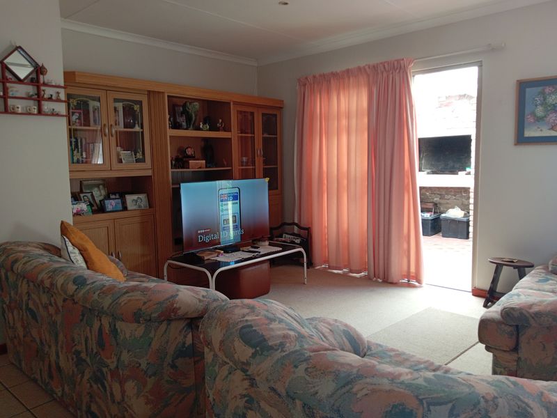 Scalling down or starting out? - Photo 3