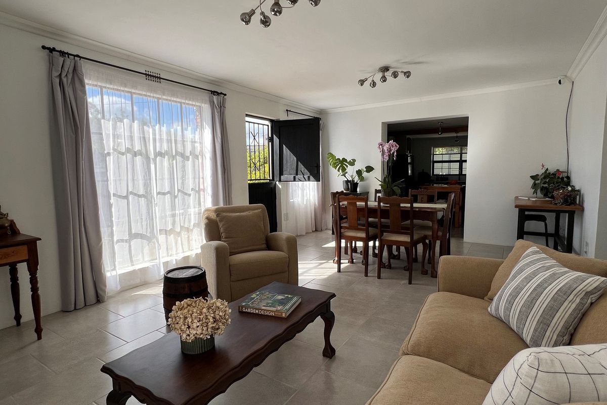 Comfort & Country Charm in Napier - Photo 3