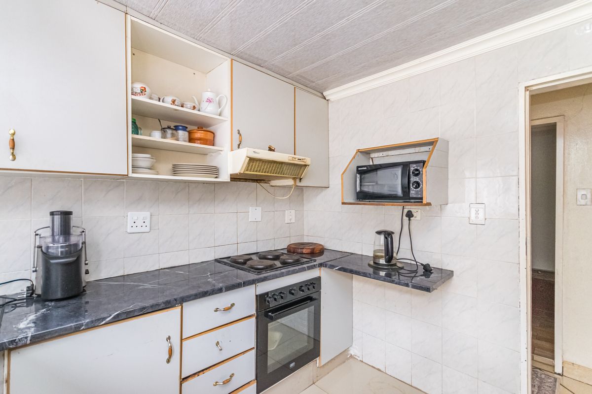 3 Bedroom House For Sale In Dobsonville Gardens! - Photo 3