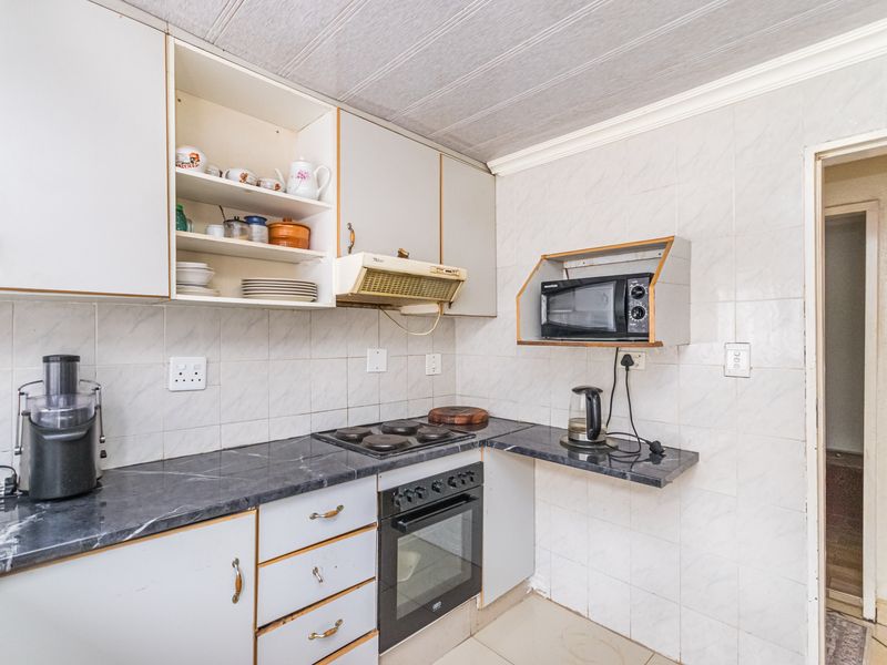 3 Bedroom House For Sale In Dobsonville Gardens! - Photo 3