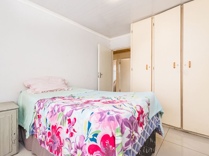 3 Bedroom House For Sale In Dobsonville Gardens! - Photo 9