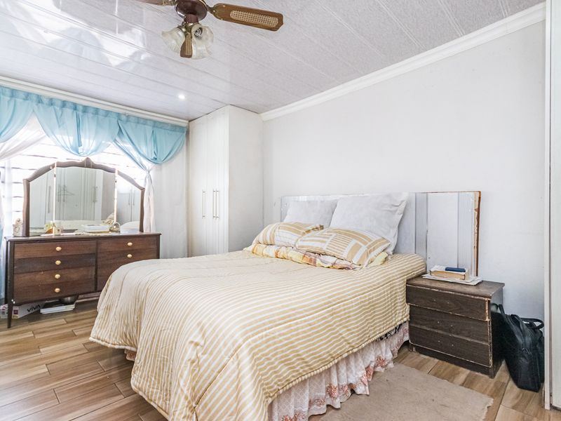 3 Bedroom House For Sale In Dobsonville Gardens! - Photo 8