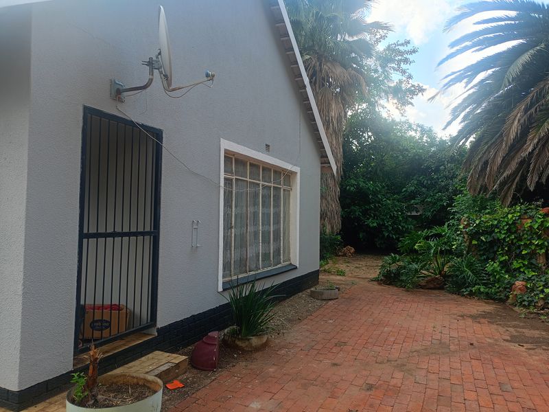 Renovation in progress -The perfect family home for your start up family - Photo 2