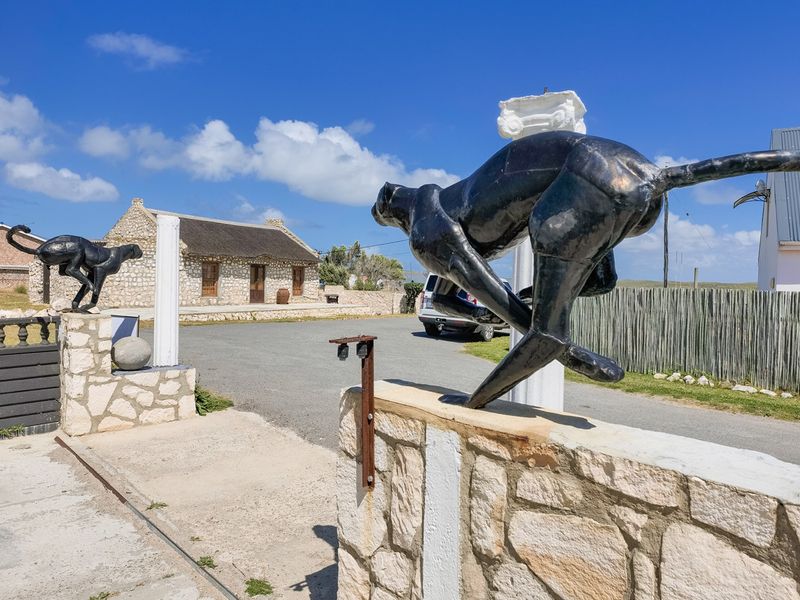 Charming Home with Multiple Living Options - Photo 6