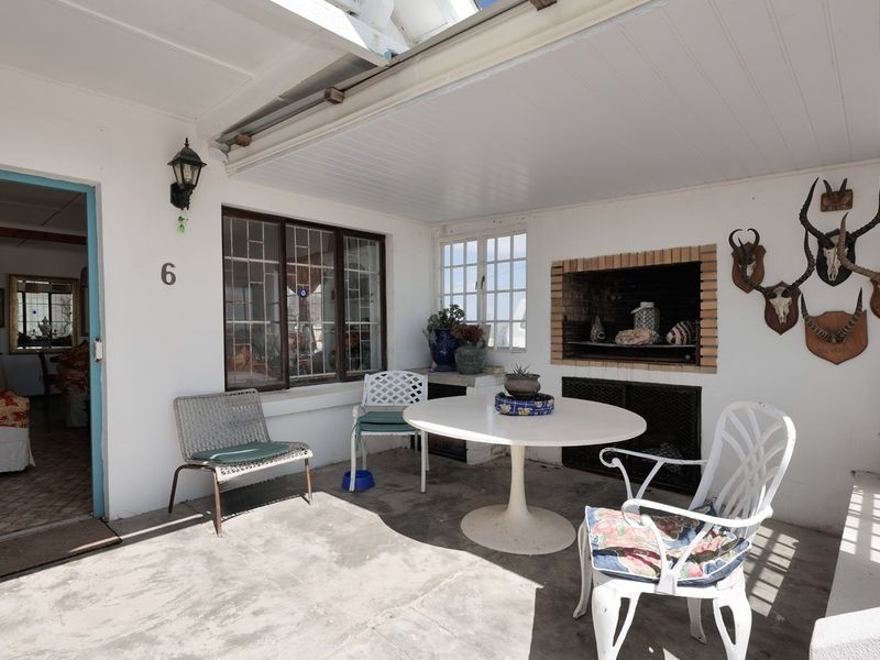 Charming Home with Multiple Living Options - Photo 3