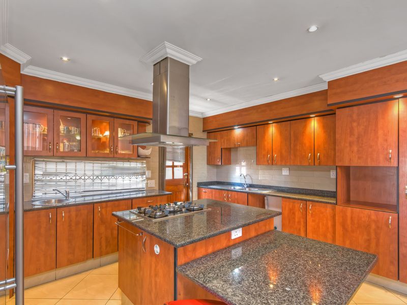 Opportunity Awaits: Transform This Fixer-Upper into Your Dream Home - Photo 5