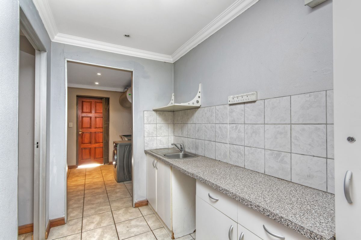Opportunity Awaits: Transform This Fixer-Upper into Your Dream Home - Photo 4