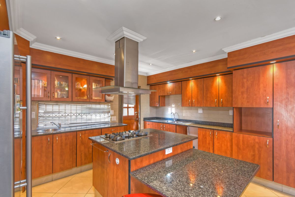 Opportunity Awaits: Transform This Fixer-Upper into Your Dream Home - Photo 5