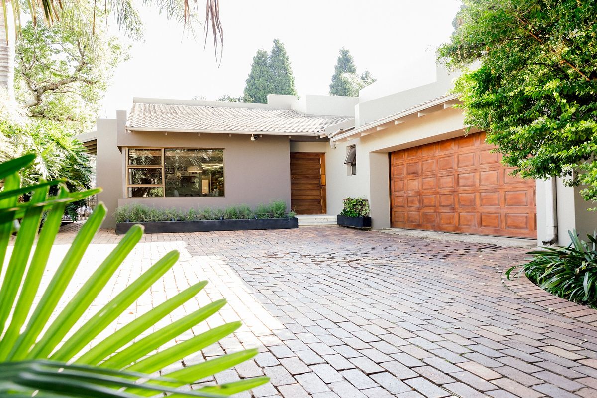 4 Bedroom Family Home for sale in the heart of Bedfordview - Photo 2