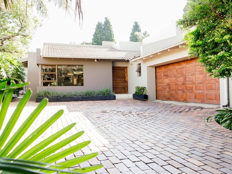 4 Bedroom Family Home for sale in the heart of Bedfordview - Photo 2