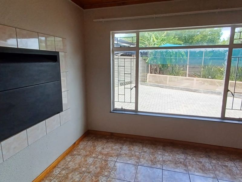 Spacious Family Home on a Large Stand – Secunda - Photo 7