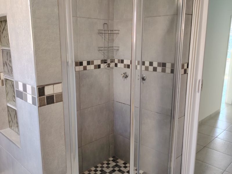 Flat for sale in Nigel central,in safe area - Photo 6