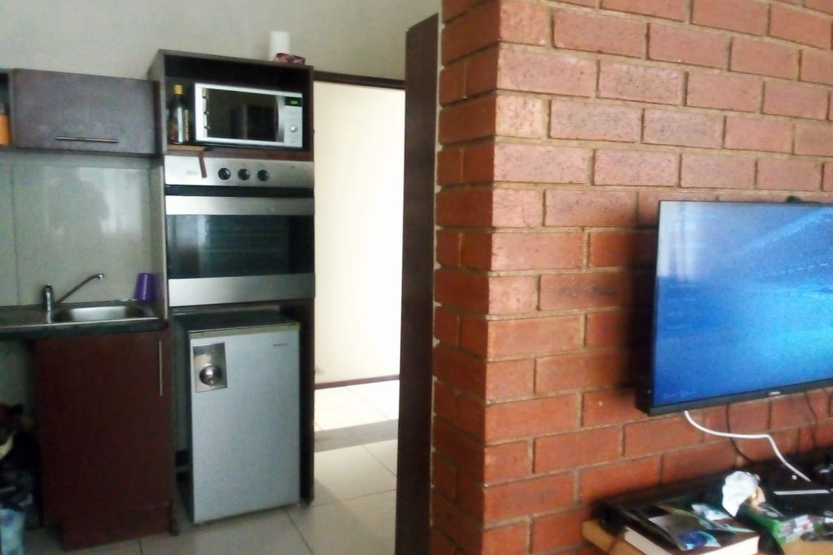 Arpartment for sale in Braamfontein. - Photo 4