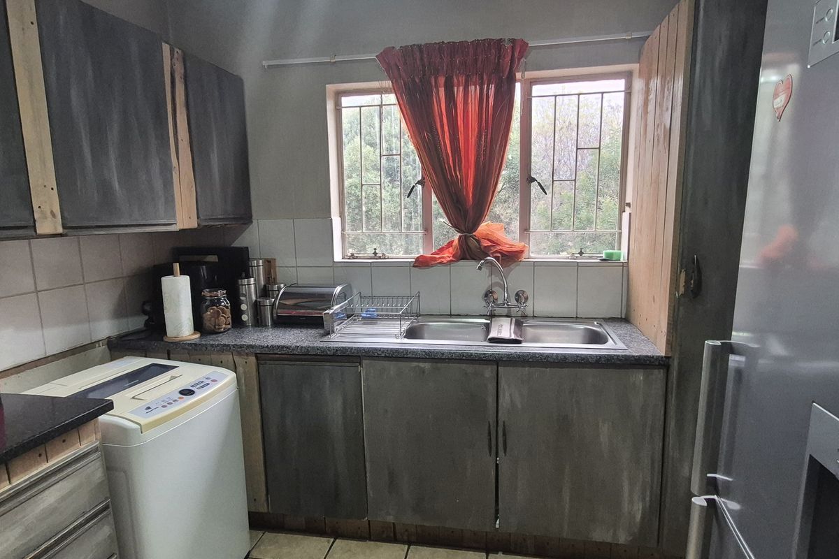 2 Bedroom 2 Bathroom apartment for sale in die Hoewes - Photo 5