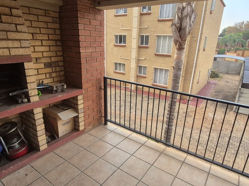 2 Bedroom 2 Bathroom apartment for sale in die Hoewes - Photo 10
