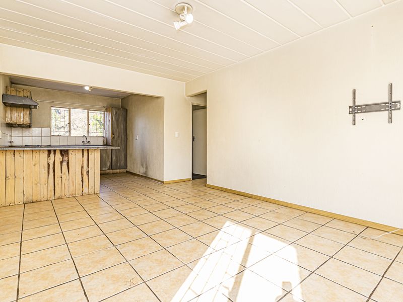 2 Bedroom 2 Bathroom apartment for sale in die Hoewes - Photo 5
