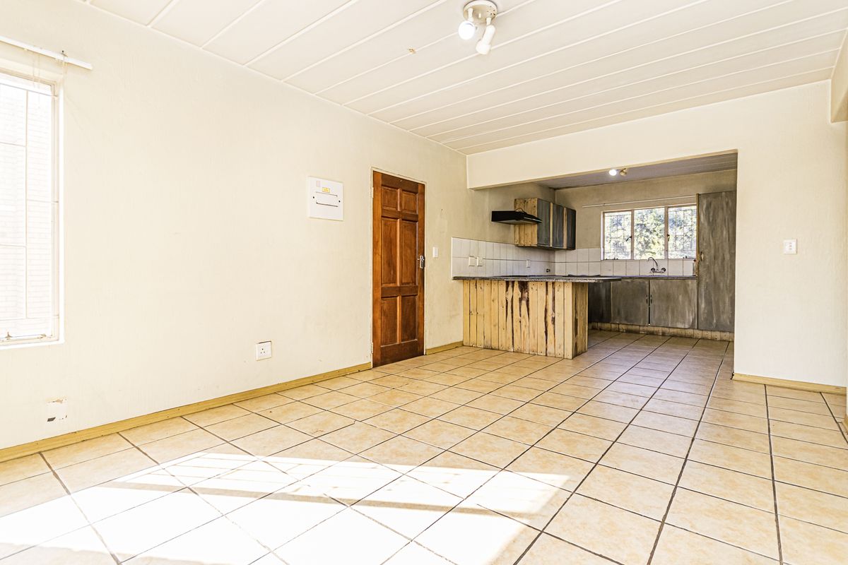2 Bedroom 2 Bathroom apartment for sale in die Hoewes - Photo 4