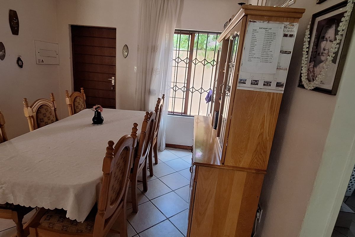 Spacious, beautiful and well maintained garden- Your Perfect Home Awaits! - Photo 5