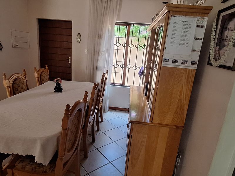 Spacious, beautiful and well maintained garden- Your Perfect Home Awaits! - Photo 5