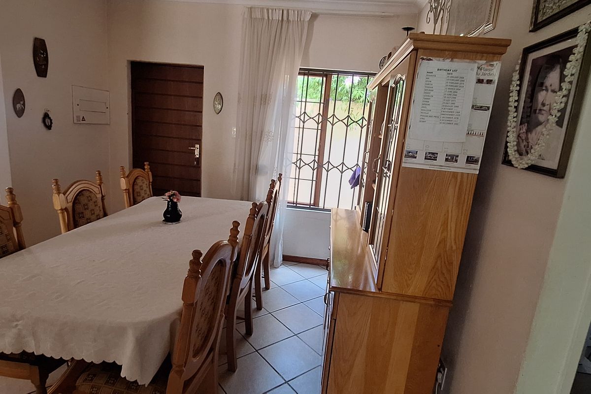 Spacious, beautiful and well maintained garden- Your Perfect Home Awaits! - Photo 2