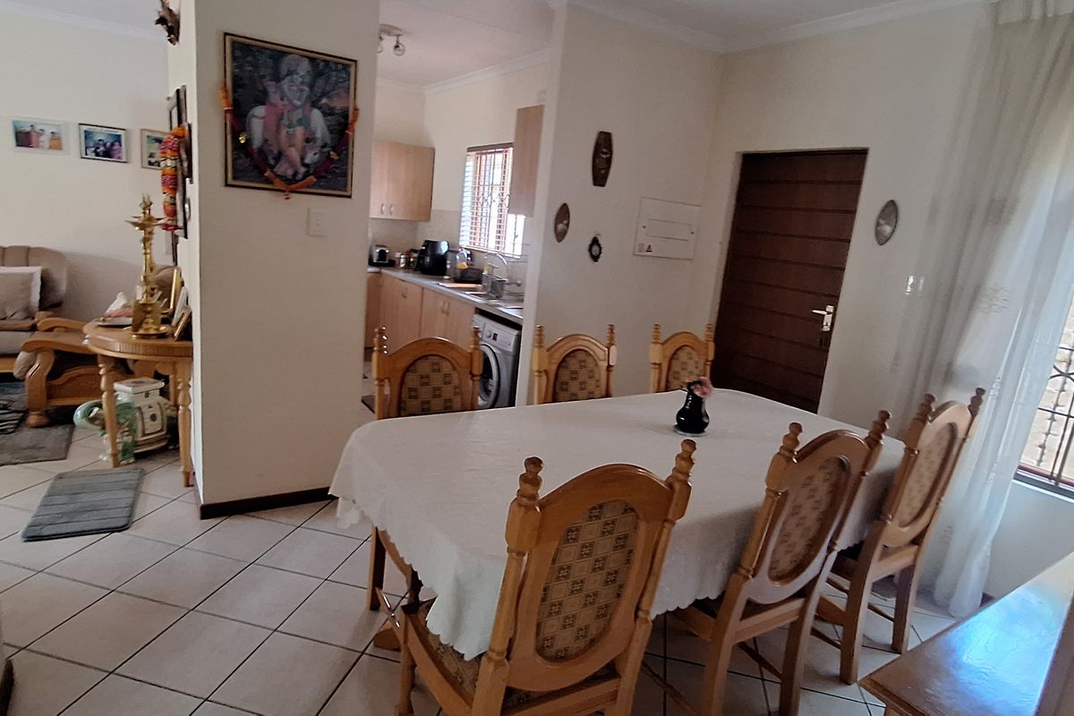 Spacious, beautiful and well maintained garden- Your Perfect Home Awaits! - Photo 4