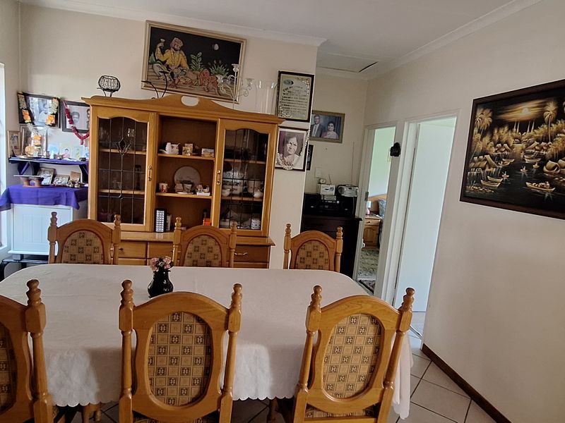 Spacious, beautiful and well maintained garden- Your Perfect Home Awaits! - Photo 3