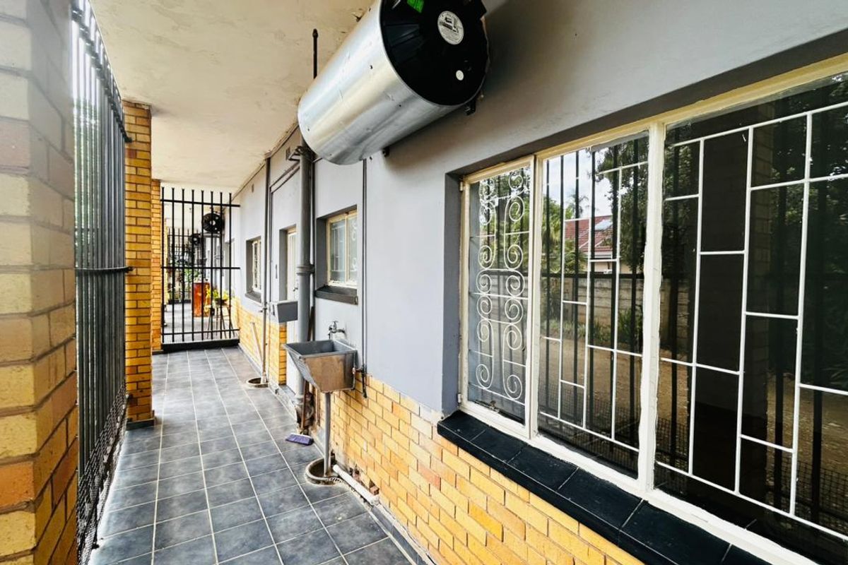 Charming 2-Bedroom flat for sale Louis Trichardt - Photo 3