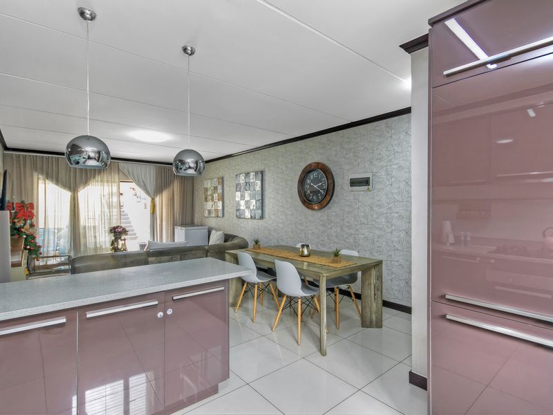 The Definition Of Modern! - Photo 7