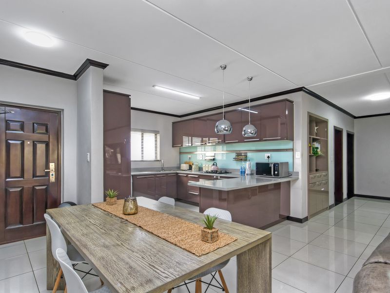 The Definition Of Modern! - Photo 4