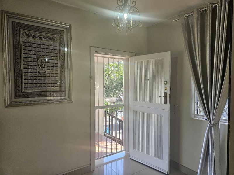 Remarkable Home in Rockdale - Photo 10