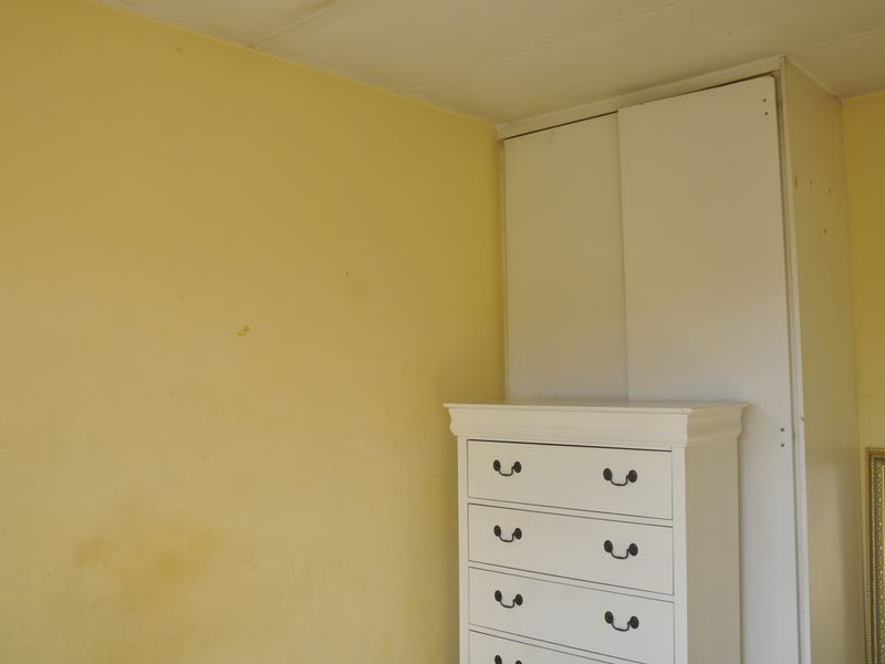 Attractive First Floor Apartment in Silkwood Complex - Photo 9