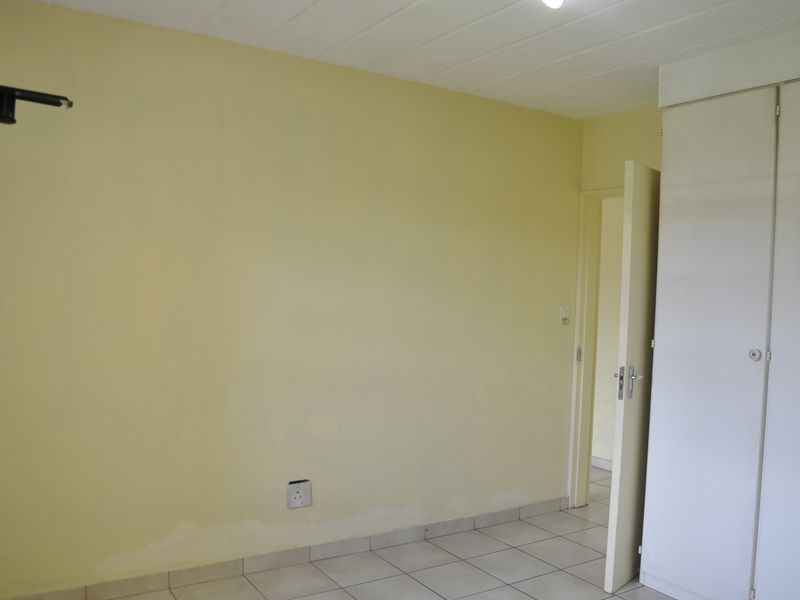 Attractive Ground Floor Apartment in Rosewood Complex - Photo 7