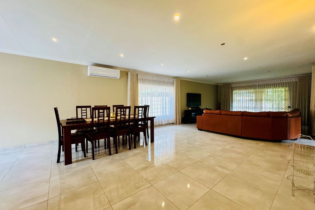 3 Bedroom Home with a pool and private garden. - Photo 5