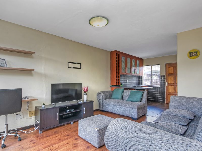 Midrand Ridge – Modern 2 Bedroom Duplex Townhouse with Private Garden - Photo 5