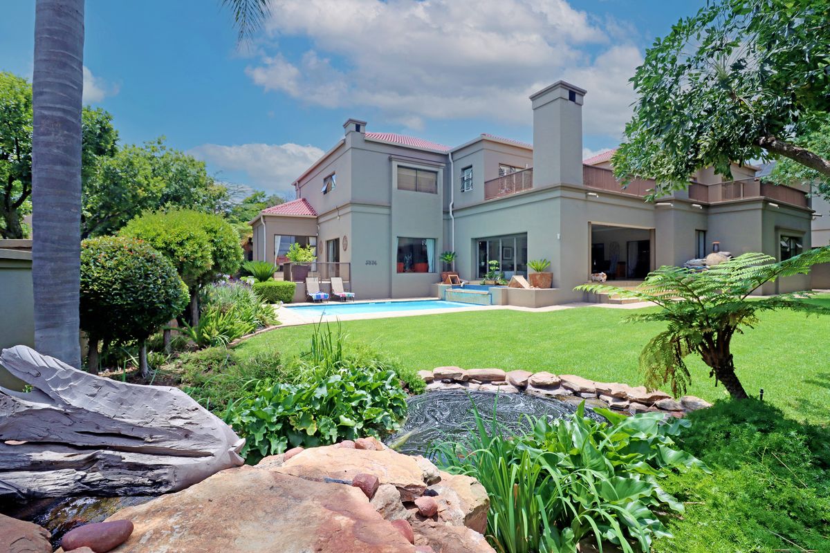 Secluded on a Prime Corner Stand! - Photo 2