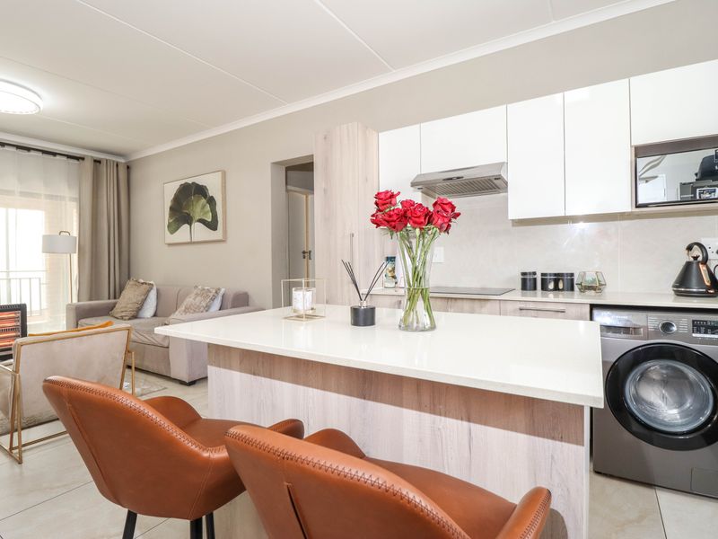 Lock-up-‘n-go starter home - Photo 4