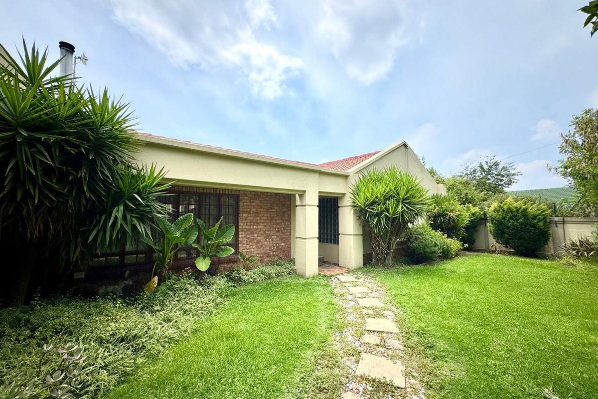 Luxurious, Fully-Equipped Family Home on a Generous Stand with Exceptional Entertainment. - Photo 2