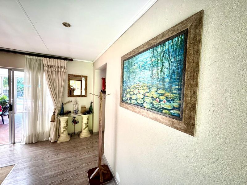 Luxurious, Fully-Equipped Family Home on a Generous Stand with Exceptional Entertainment. - Photo 4