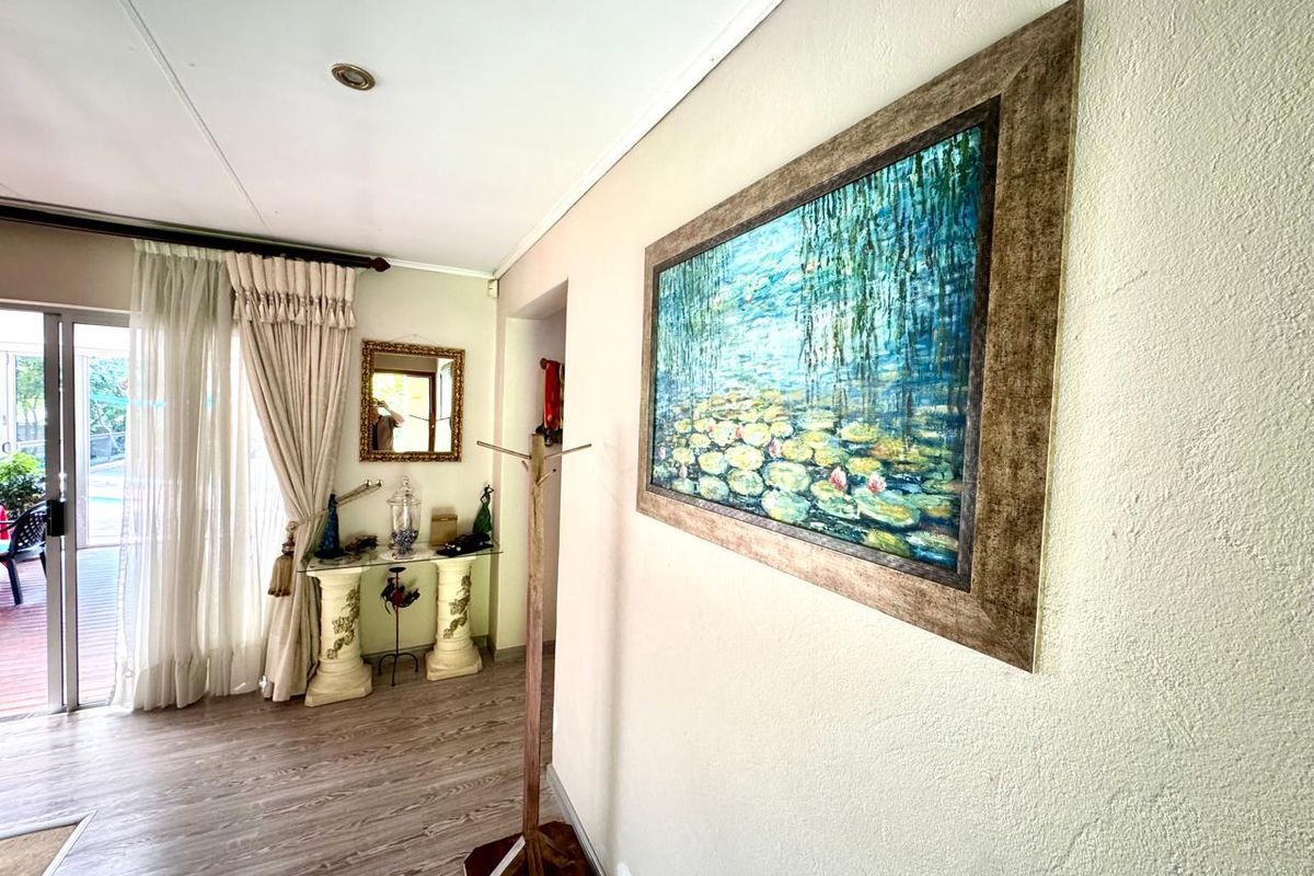 Luxurious, Fully-Equipped Family Home on a Generous Stand with Exceptional Entertainment. - Photo 4