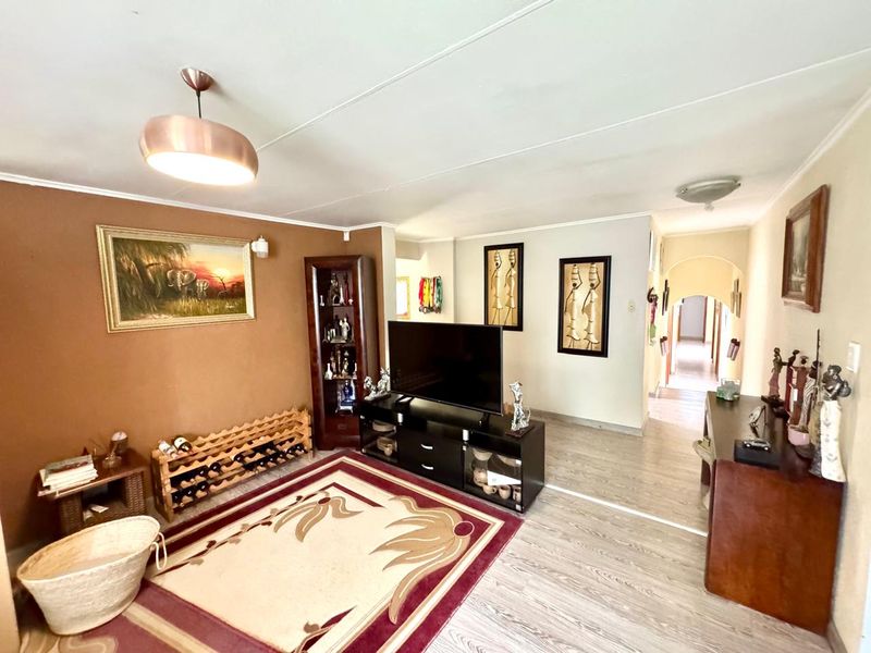 Luxurious, Fully-Equipped Family Home on a Generous Stand with Exceptional Entertainment. - Photo 9