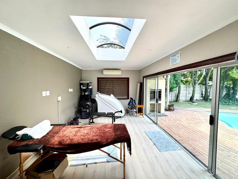 Luxurious, Fully-Equipped Family Home on a Generous Stand with Exceptional Entertainment. - Photo 7