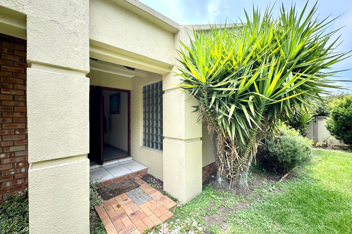 Luxurious, Fully-Equipped Family Home on a Generous Stand with Exceptional Entertainment. - Photo 3