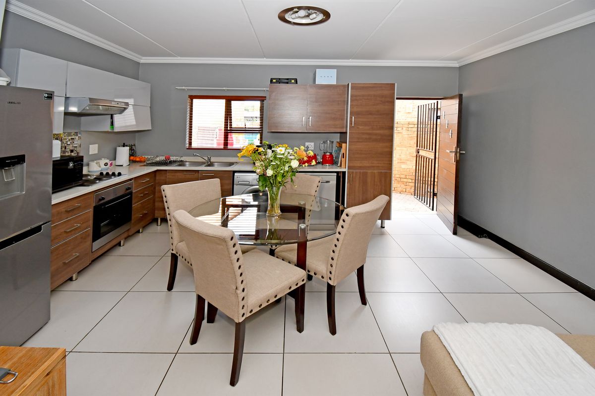 Modern Duplex Gem – Perfect for First-Time Buyers, Investors & Young Professionals - Photo 3